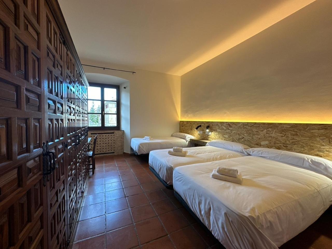 Hotel Y Albergue Real Fabrica De Ezcaray Exterior photo